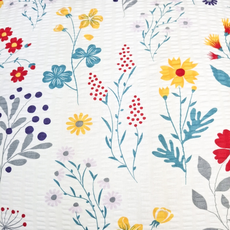 Pościel z Kory PREMIUM Lilia Wytrzymała- Kolorowa łąka na bieli  1345B, wzór z bliska